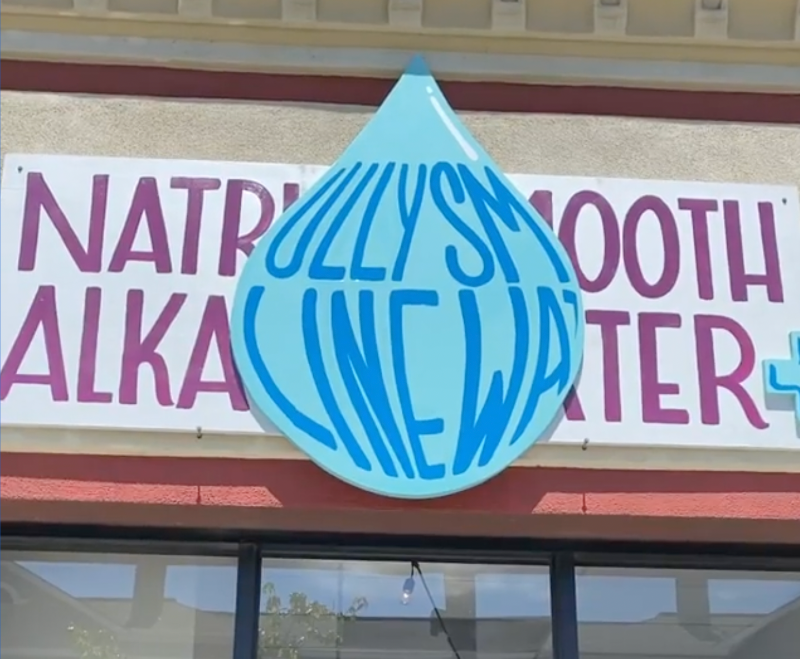 Natrully Smooth Alkaline Water